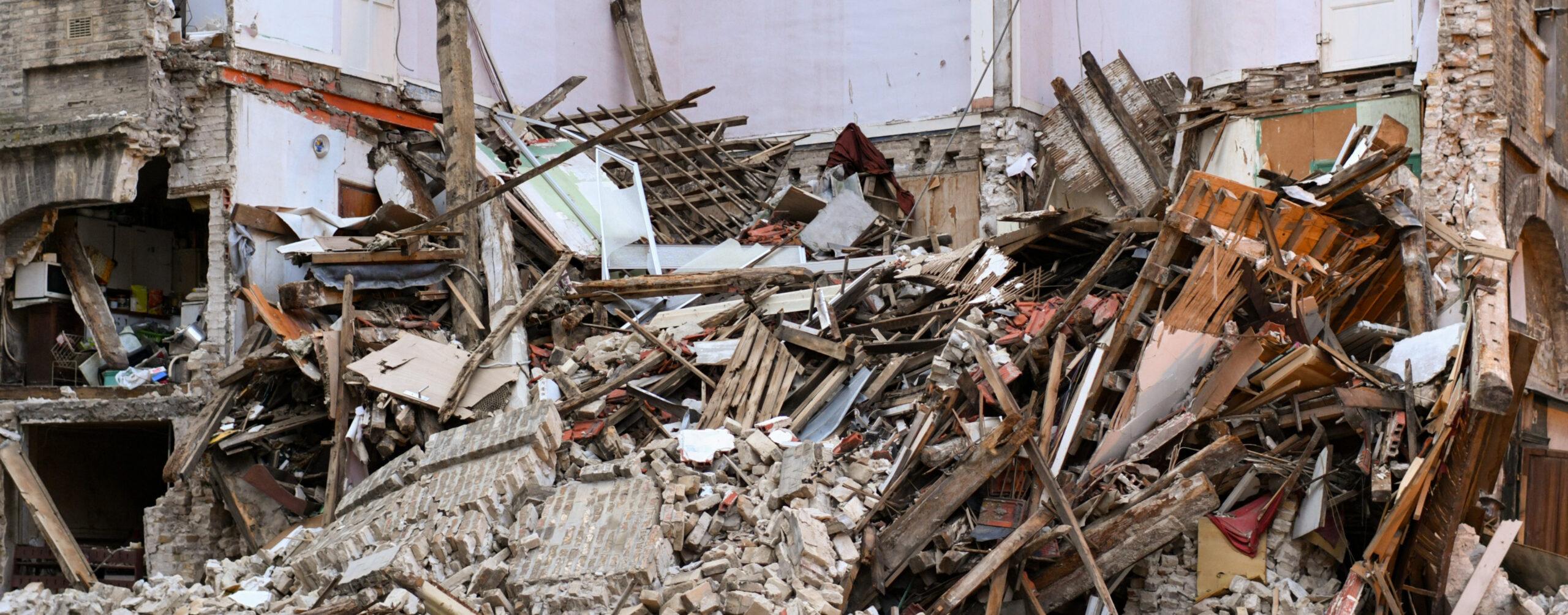 Ein durch das Erdbeben ruiniertes Haus. ©Envato