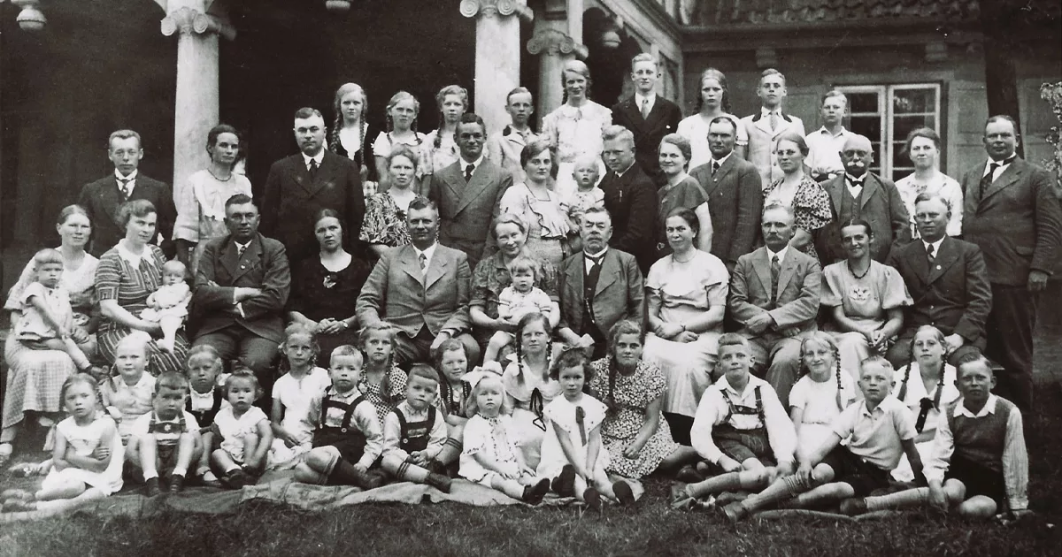 Bei einer solch großen Familie lohnt sich Familienforschung: der Jansson-Tag im Jahr 1936. ©Johann Peter Wiebe